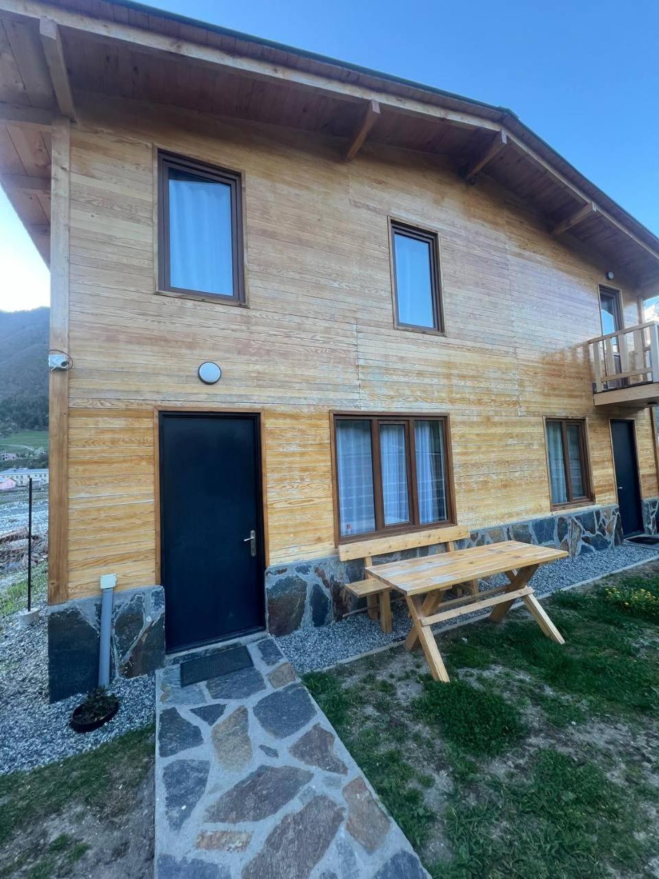 Cottage Qel Местия Екстериор снимка