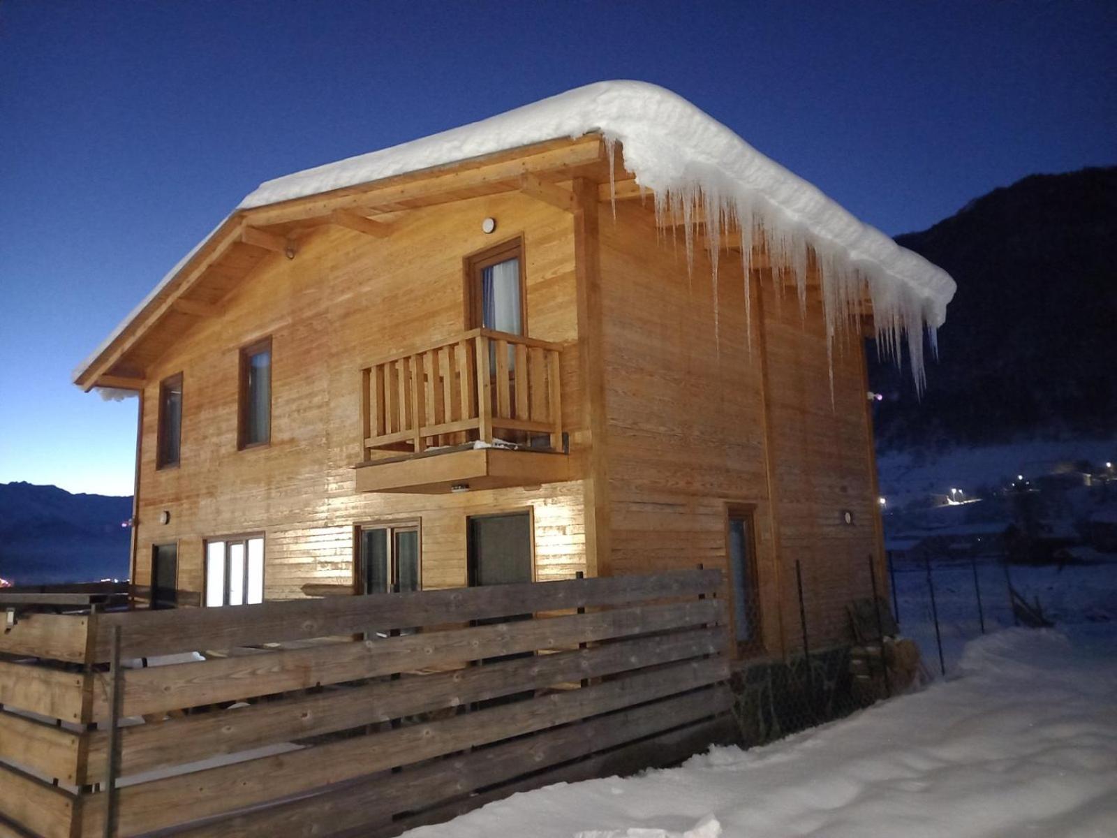 Cottage Qel Местия Екстериор снимка
